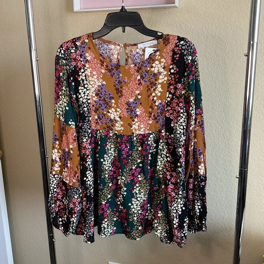 NWT Ces Femme Womens Boho‎ Floral Long sleeve Flowy Top Size Small